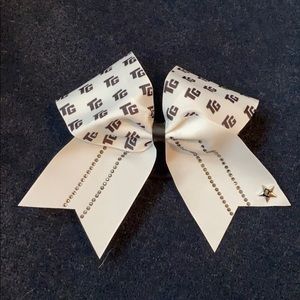 Matching Top Gun practice bow